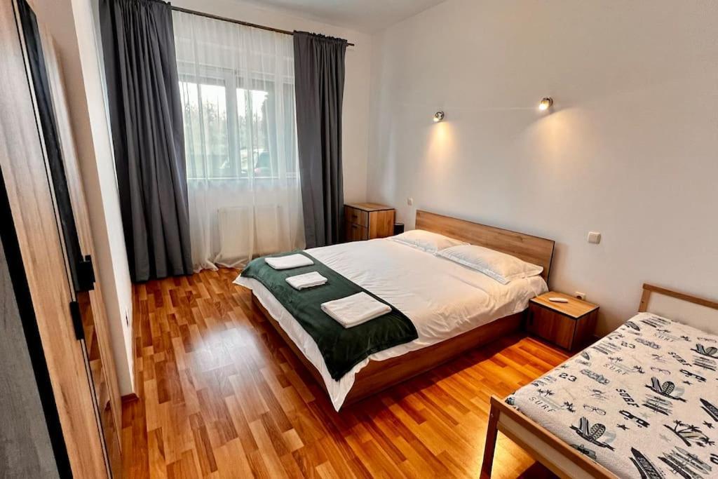 Otopeni Airport Apartment With Private Garden Exterior foto